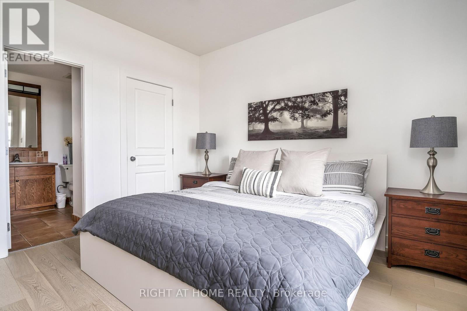 #124 125 FAIRWAY COURT - 10