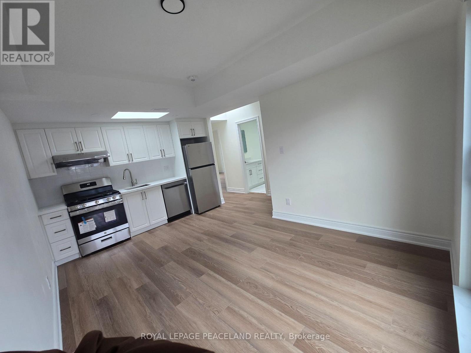 LANEWAYHSE 2ND FLR - 558 SPADINA CRESCENT