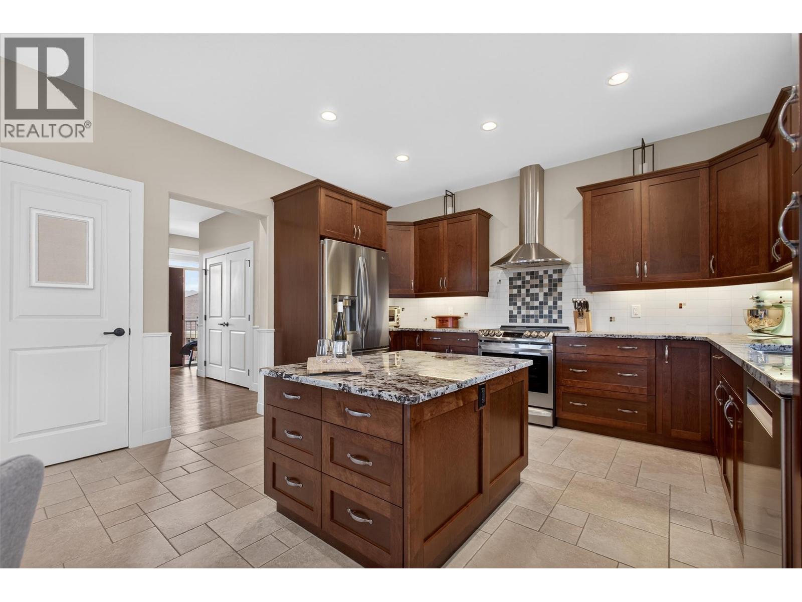 2478 Stone Grove Crescent, West Kelowna