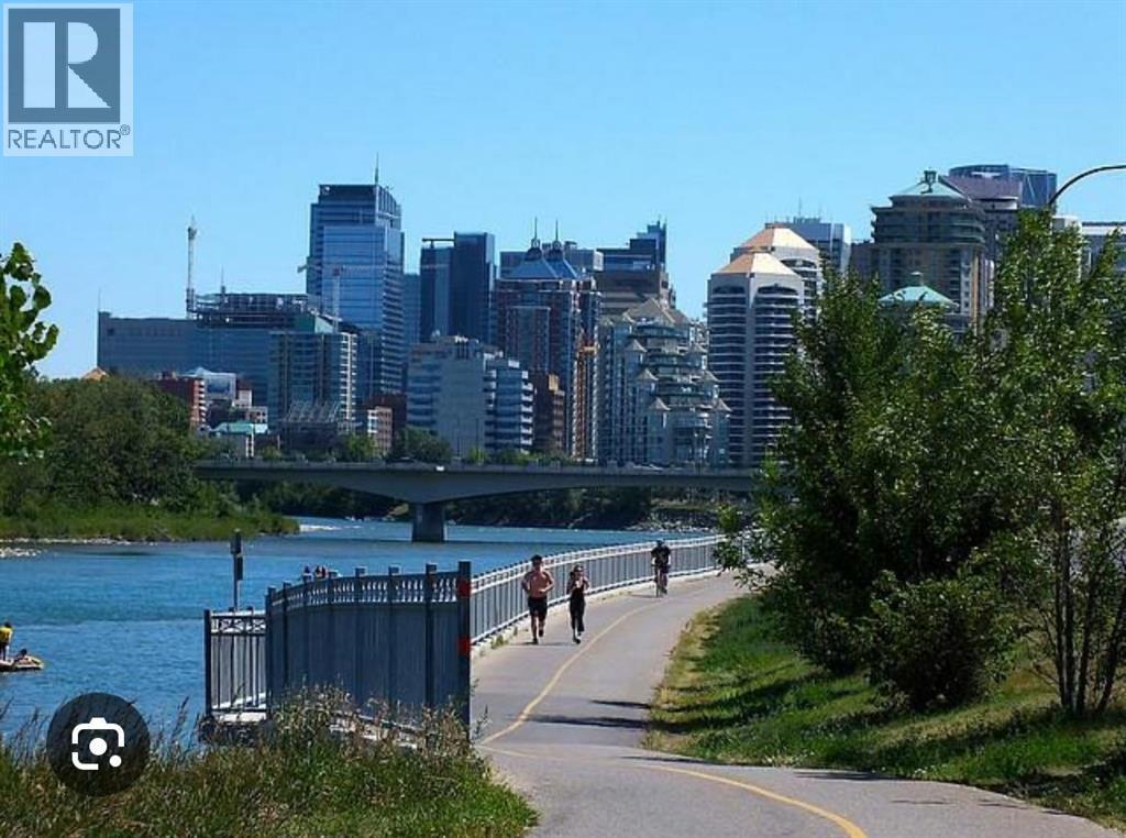 Single Family House for Sale in    Avenue SW Sunalta Calgary 