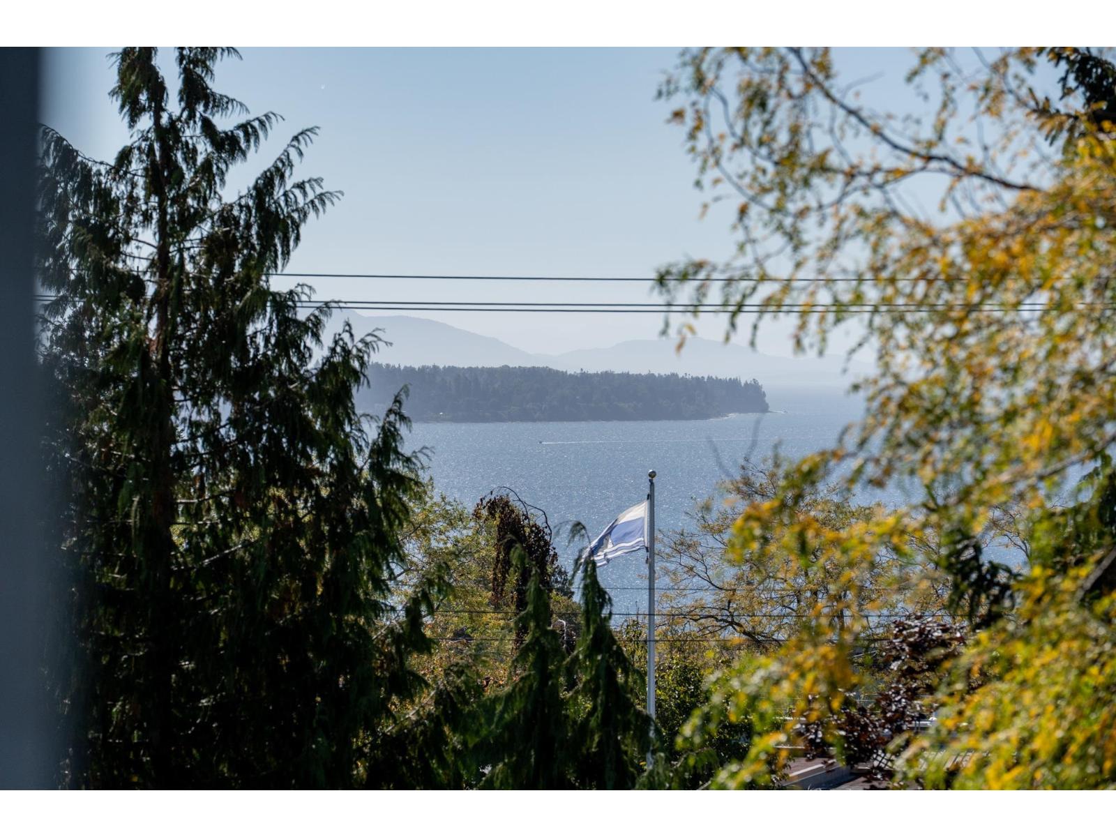 501 1225 MERKLIN STREET, White Rock