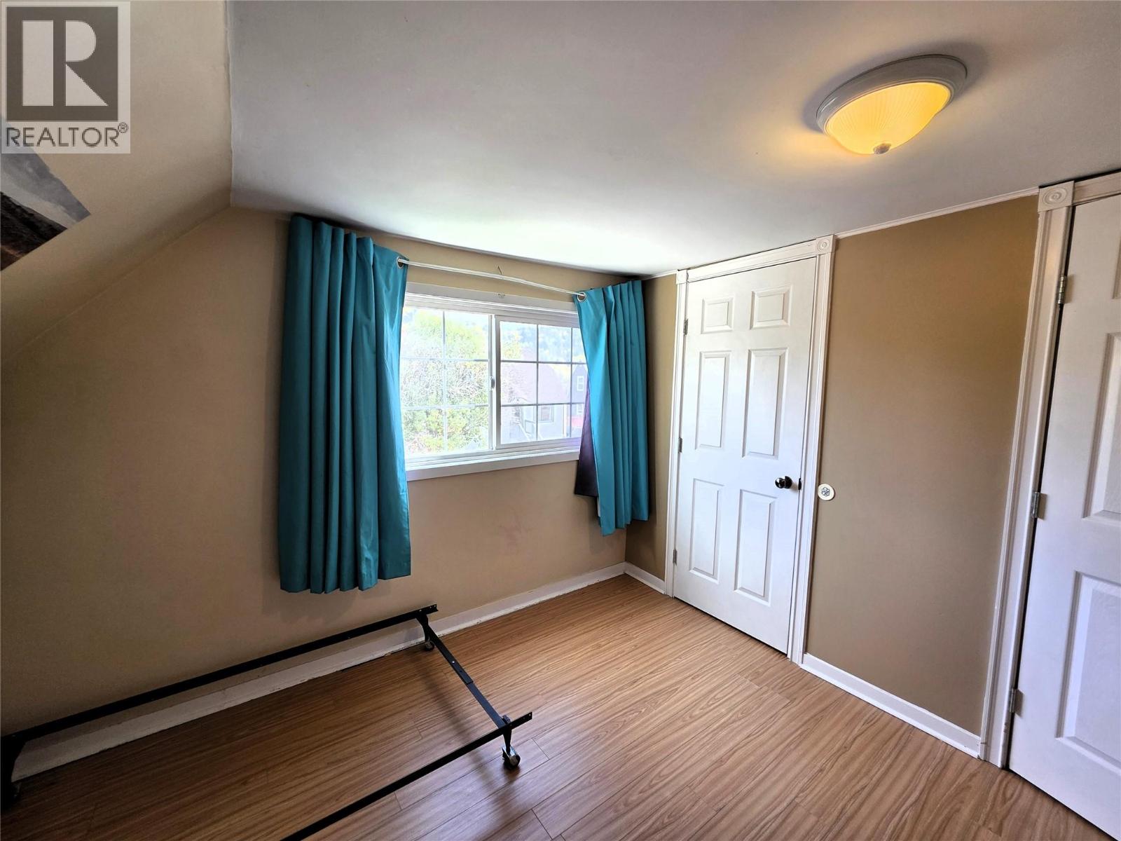 745 Kipling Street, Warfield