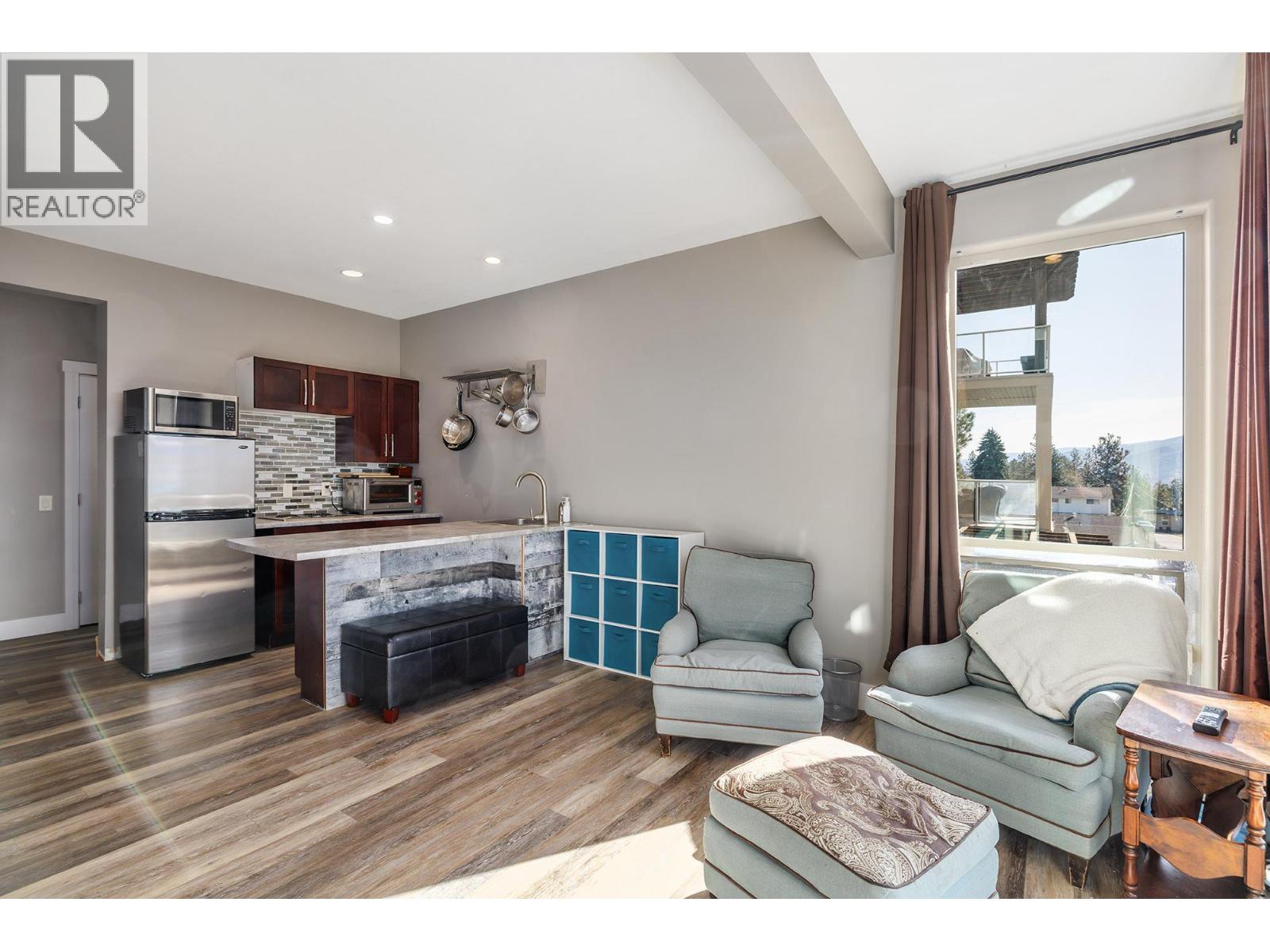 5987 Meldrum Place, Peachland