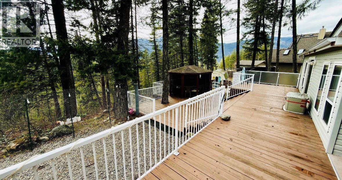 7743 MCRAE Road, Christina Lake