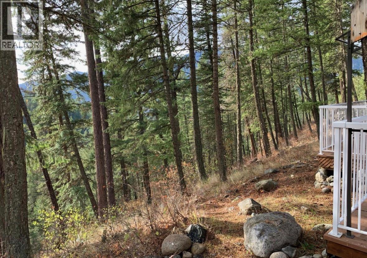 7743 MCRAE Road, Christina Lake