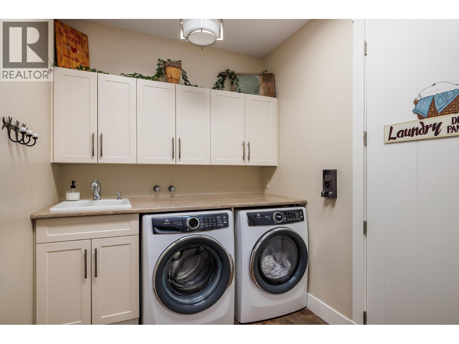 5987 Meldrum Place, Peachland