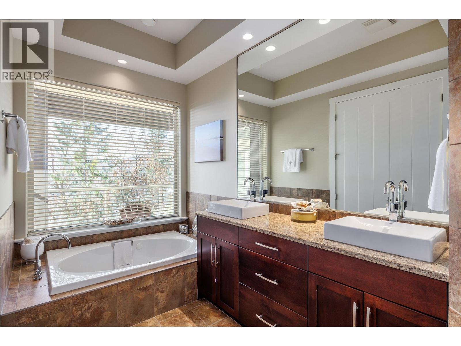 5987 Meldrum Place, Peachland