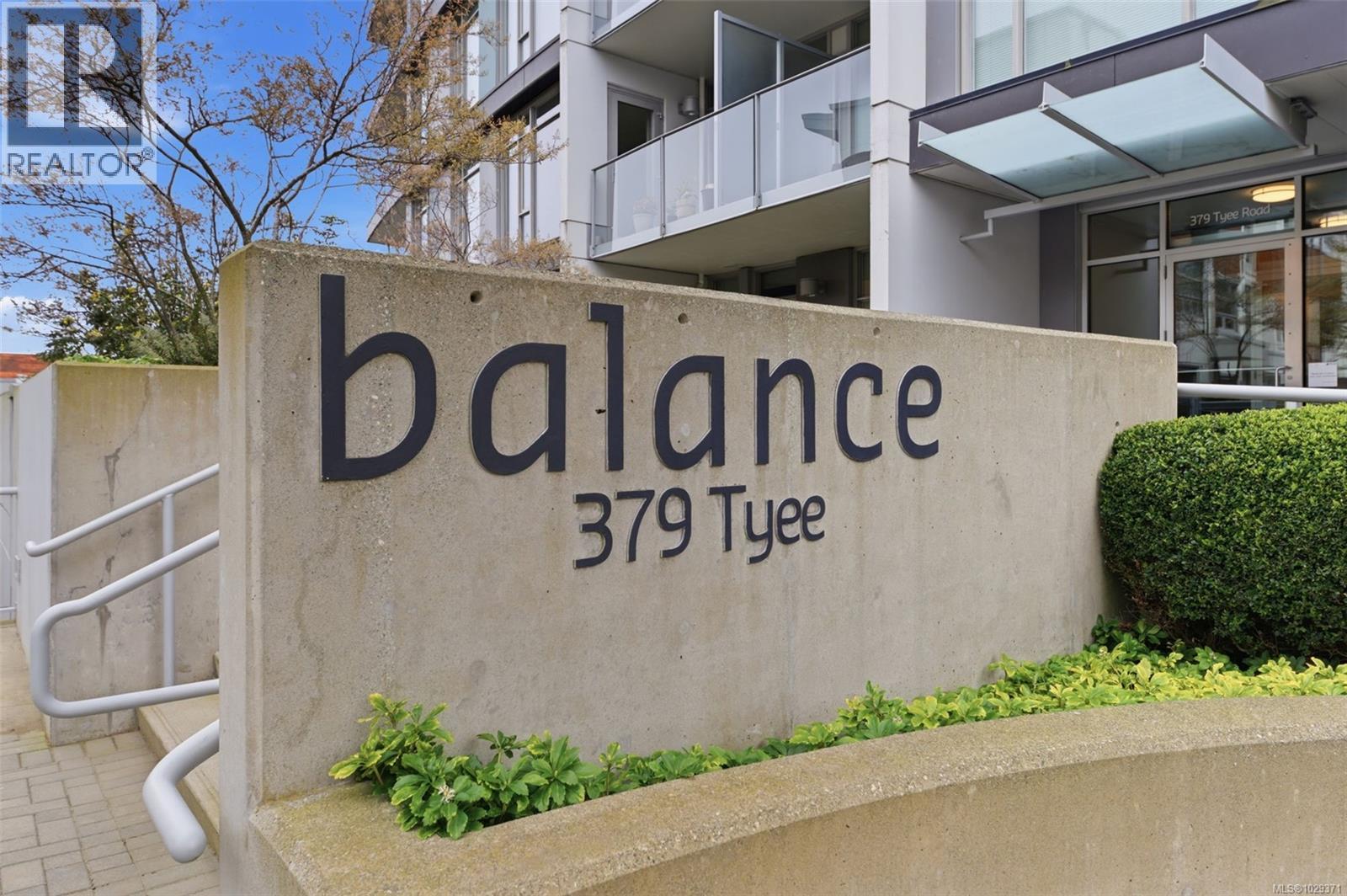 #803 379 TYEE RD - 22