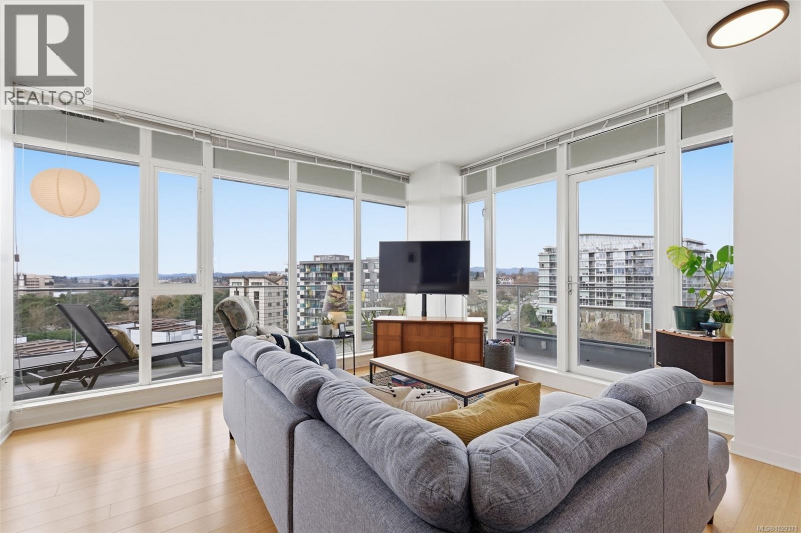 #803 379 Tyee Rd - 3