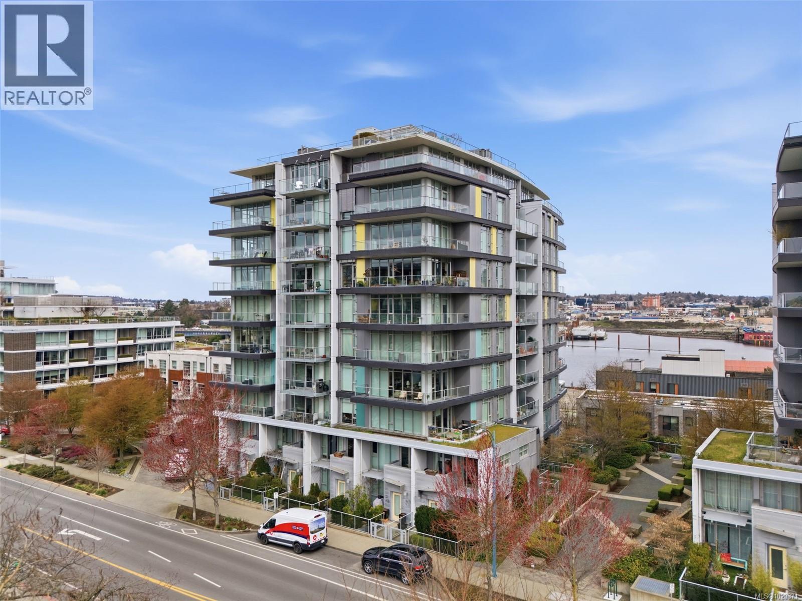 #803 379 Tyee Rd - 36