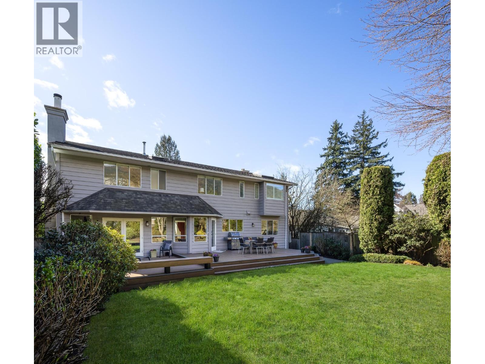 2323 INGLEWOOD AVENUE, West Vancouver