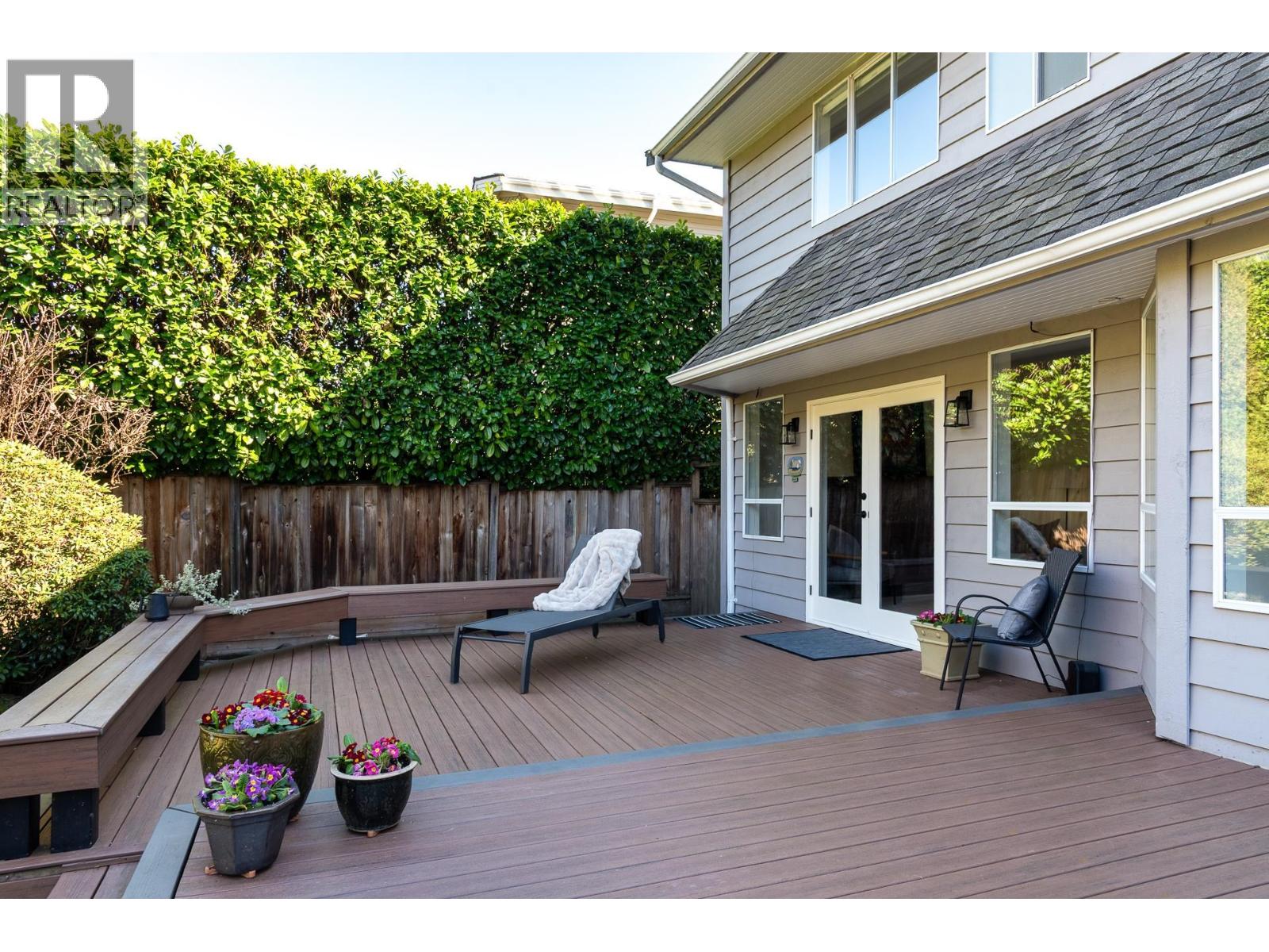 2323 INGLEWOOD AVENUE, West Vancouver