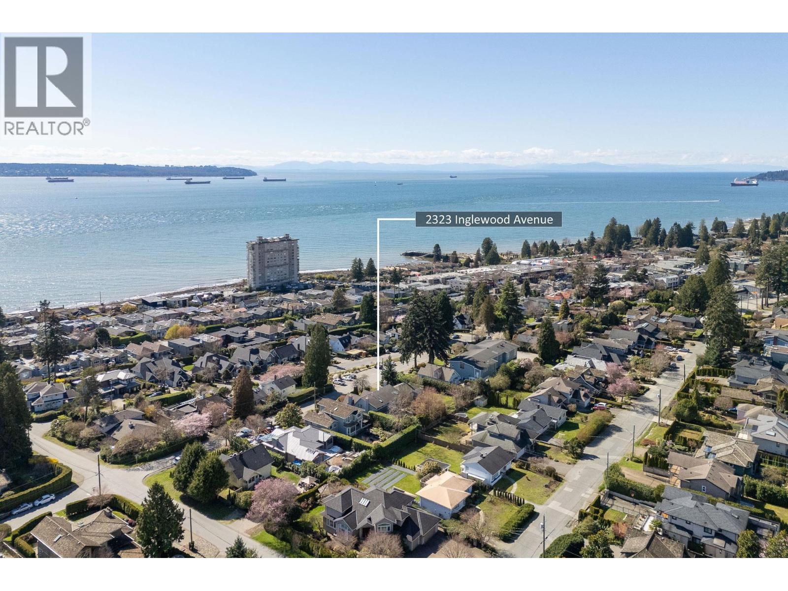 2323 INGLEWOOD AVENUE, West Vancouver