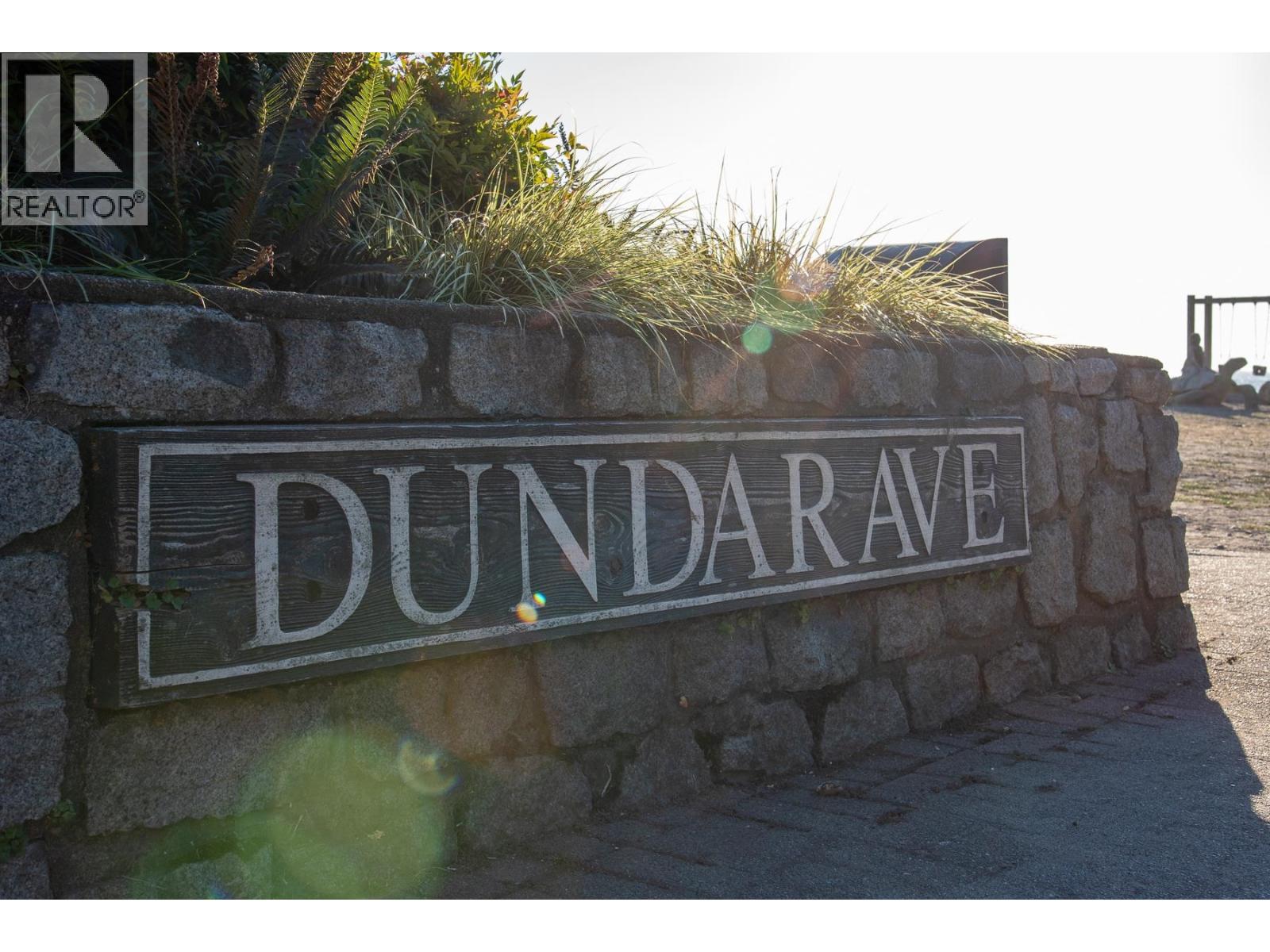 2323 INGLEWOOD AVENUE, West Vancouver