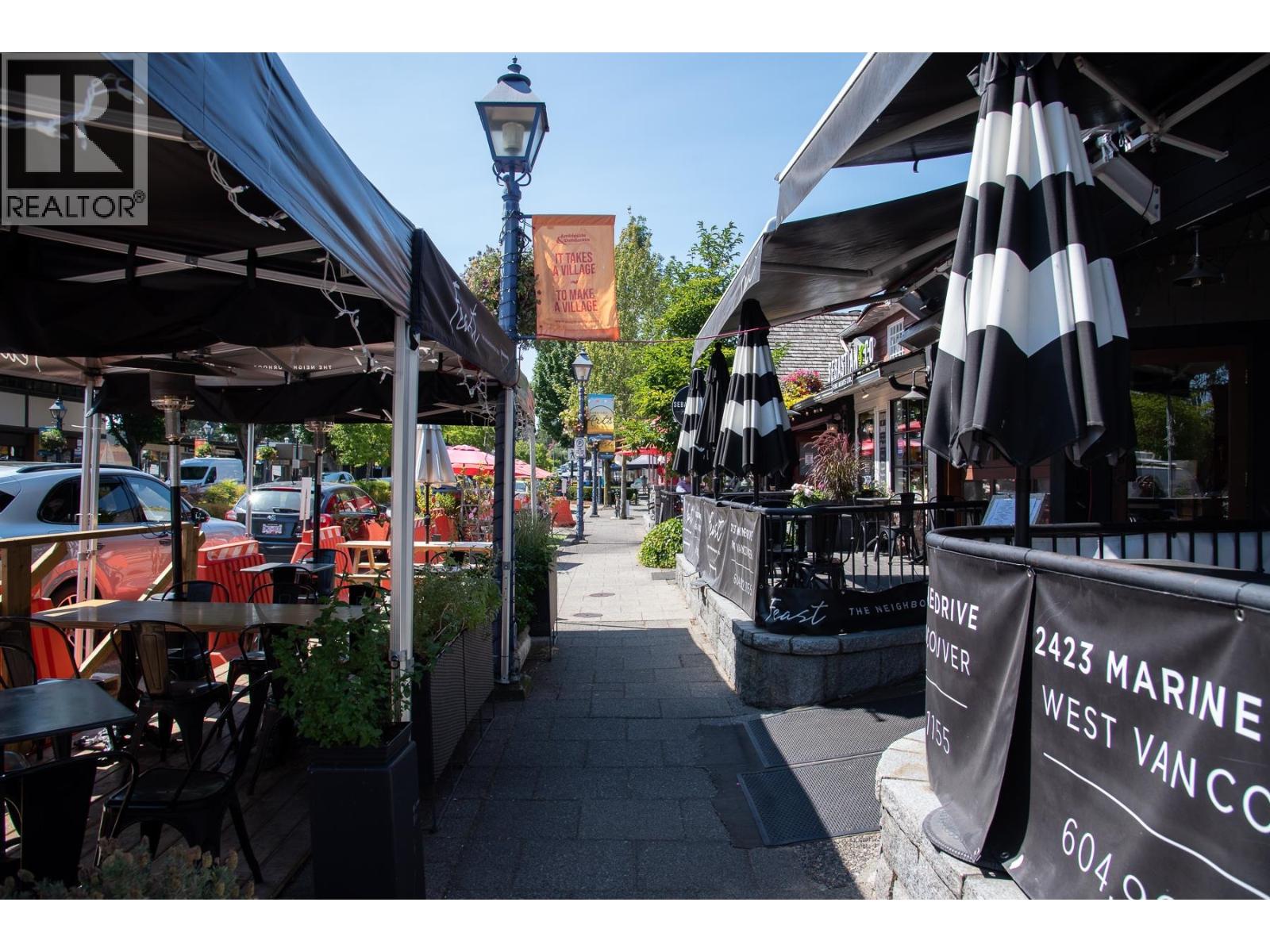 2323 INGLEWOOD AVENUE, West Vancouver