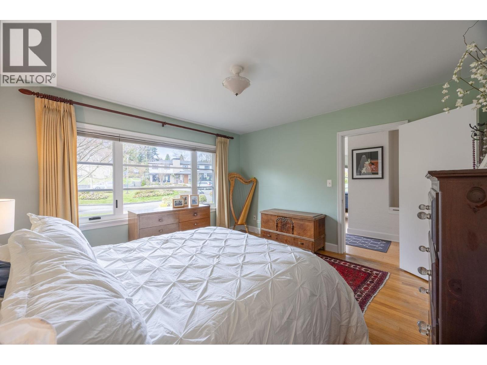 106 COLLEGE COURT, New Westminster