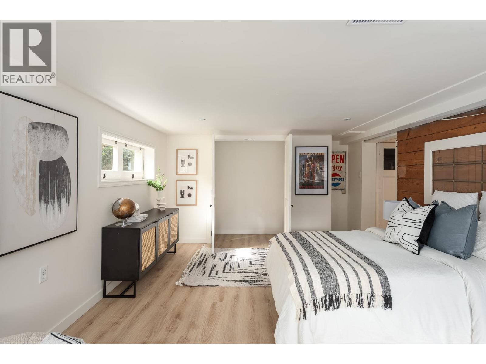 106 COLLEGE COURT, New Westminster