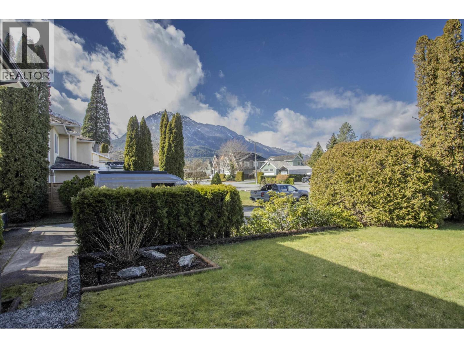 40251 KALODON ROAD, Squamish