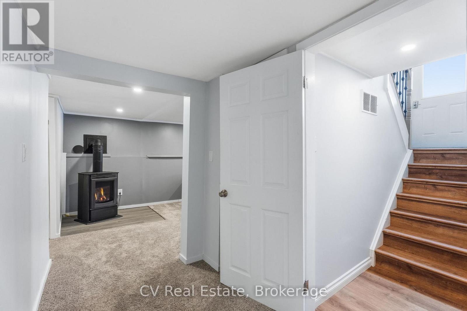 165 WATSON LANE - 27