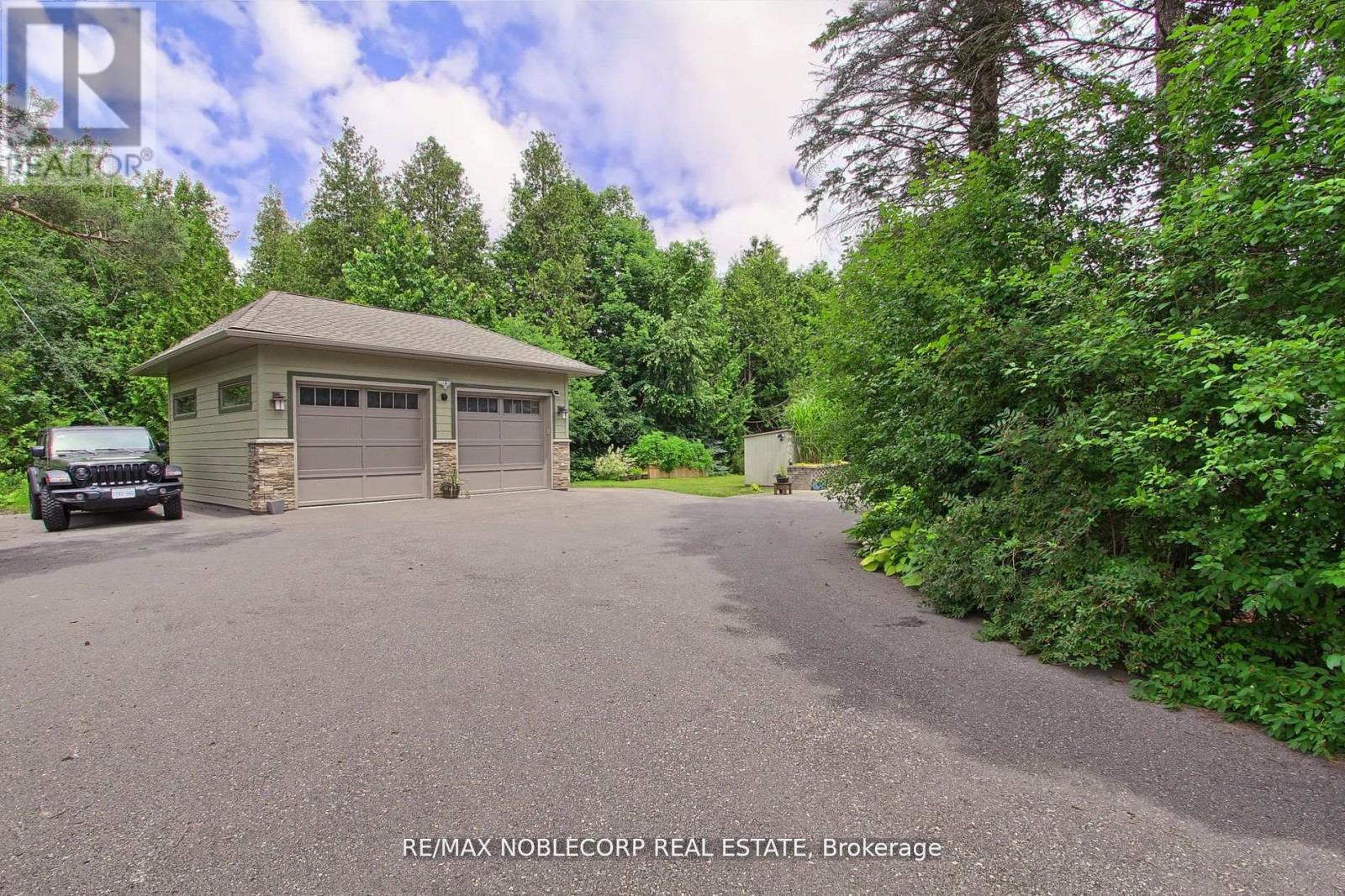 11201 LAKE RIDGE ROAD - 36
