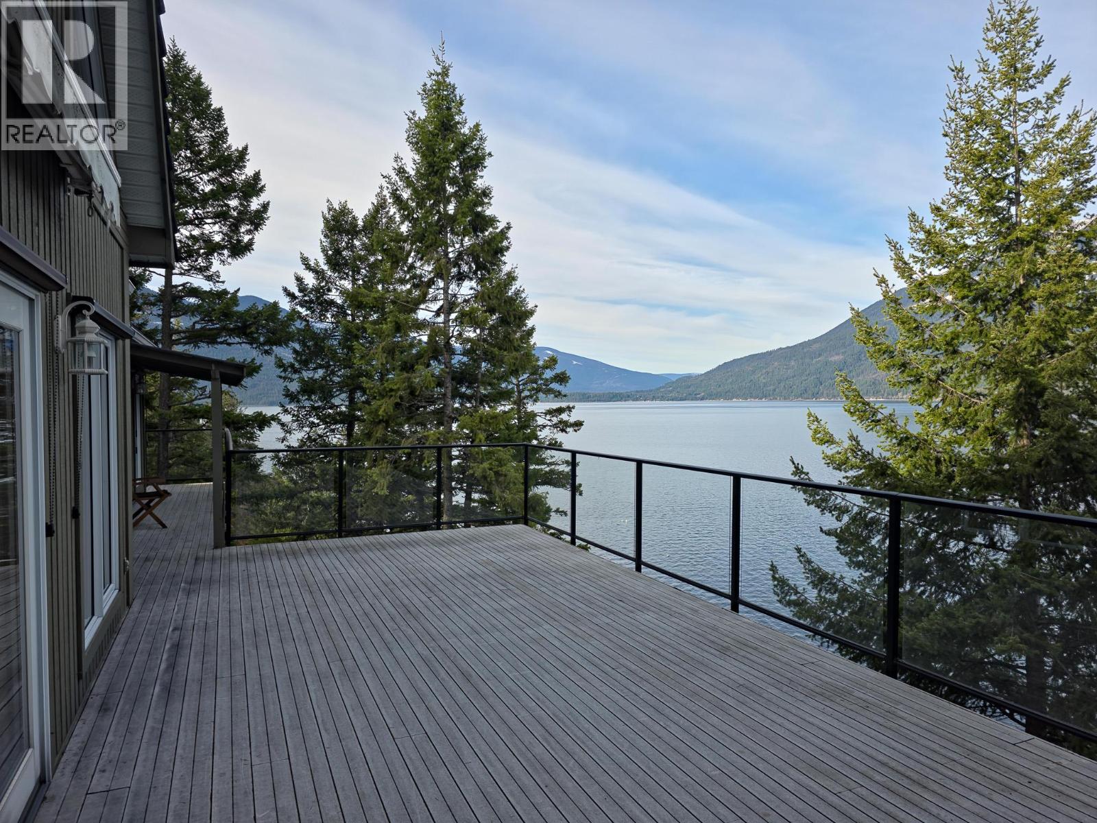 17222 Pilot Bay Road, Kootenay Bay
