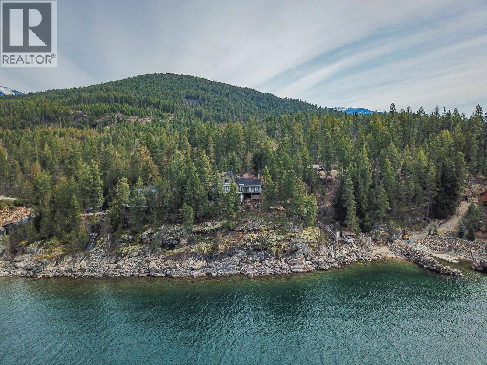 17222 Pilot Bay Road, Kootenay Bay
