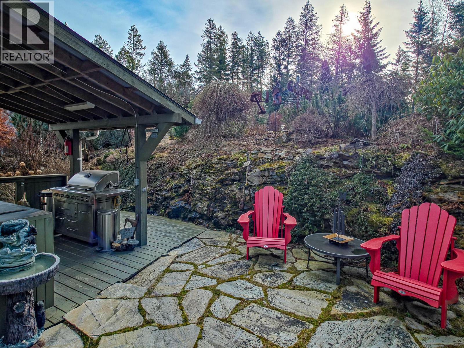 17222 Pilot Bay Road, Kootenay Bay