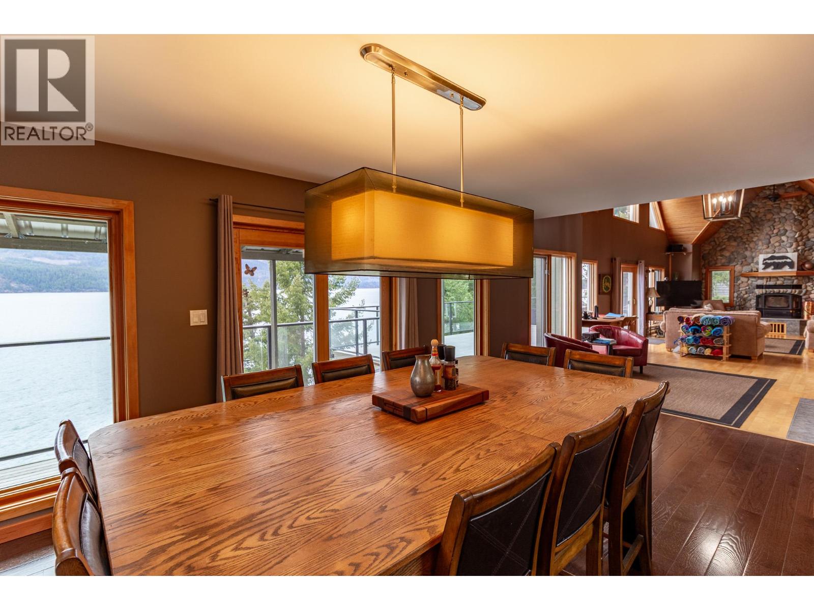 17222 Pilot Bay Road, Kootenay Bay