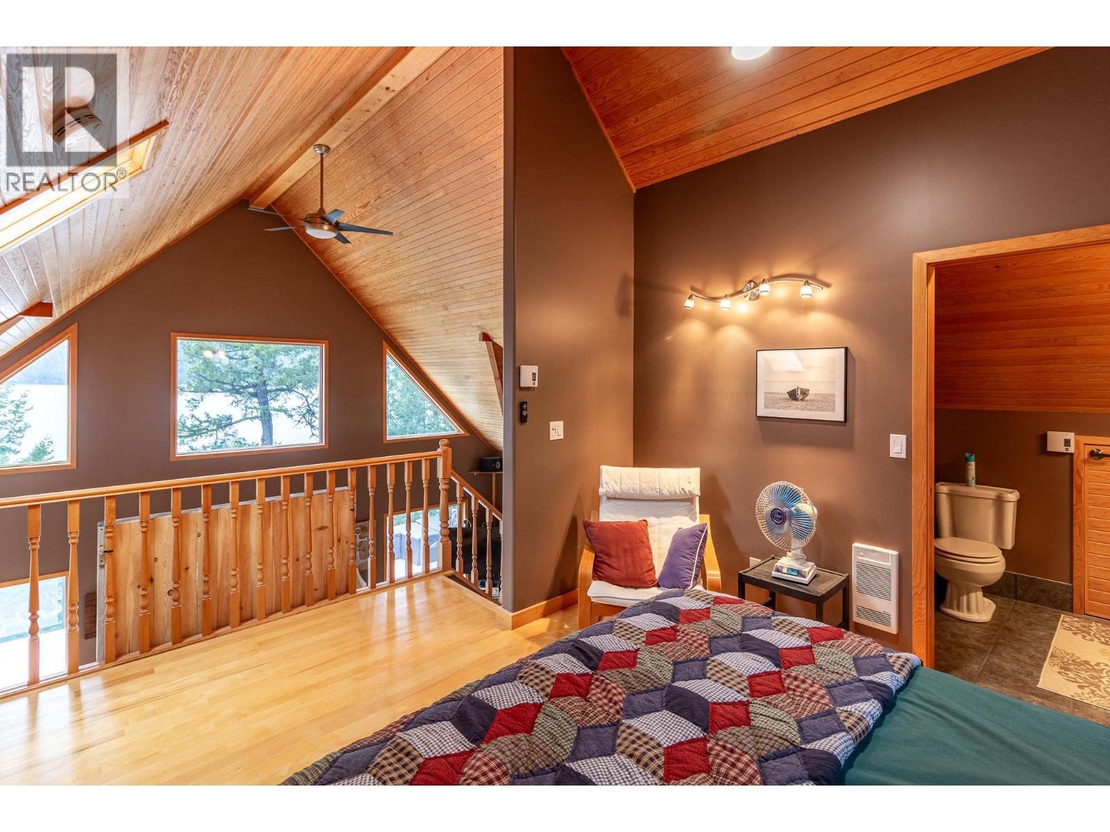 17222 Pilot Bay Road, Kootenay Bay