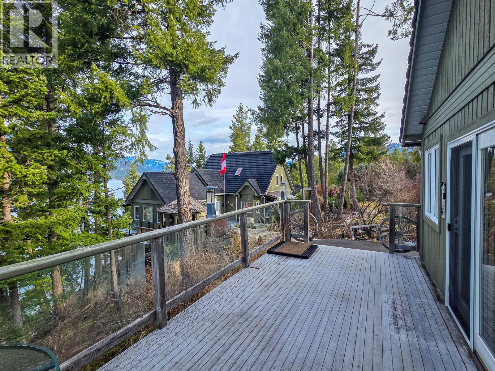 17222 Pilot Bay Road, Kootenay Bay