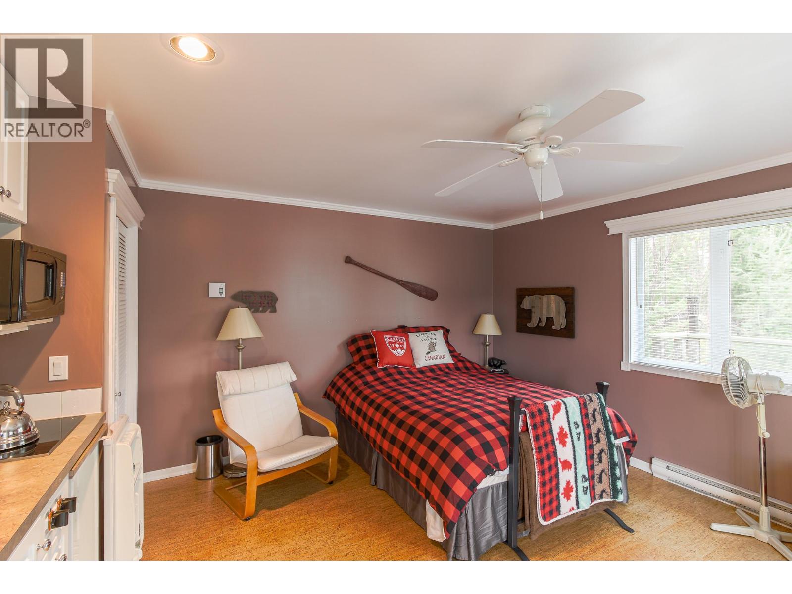 17222 Pilot Bay Road, Kootenay Bay