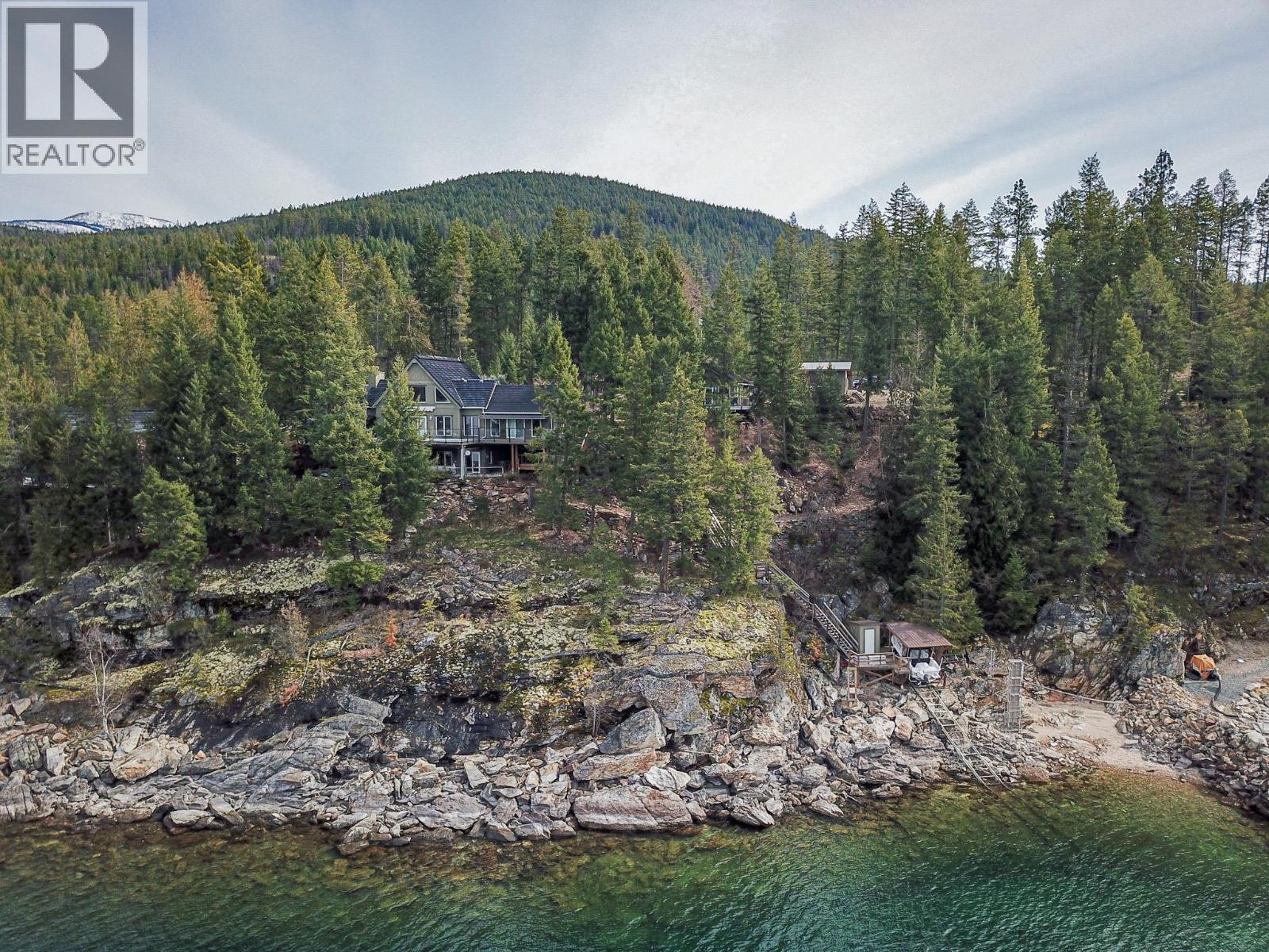 17222 Pilot Bay Road, Kootenay Bay
