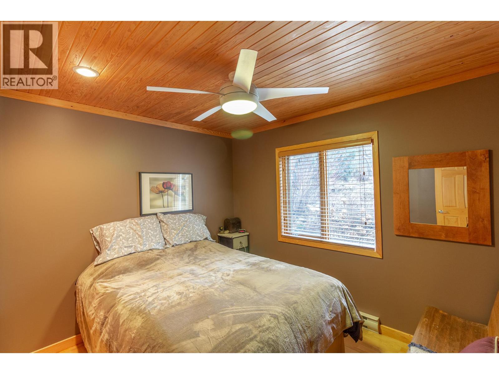 17222 Pilot Bay Road, Kootenay Bay