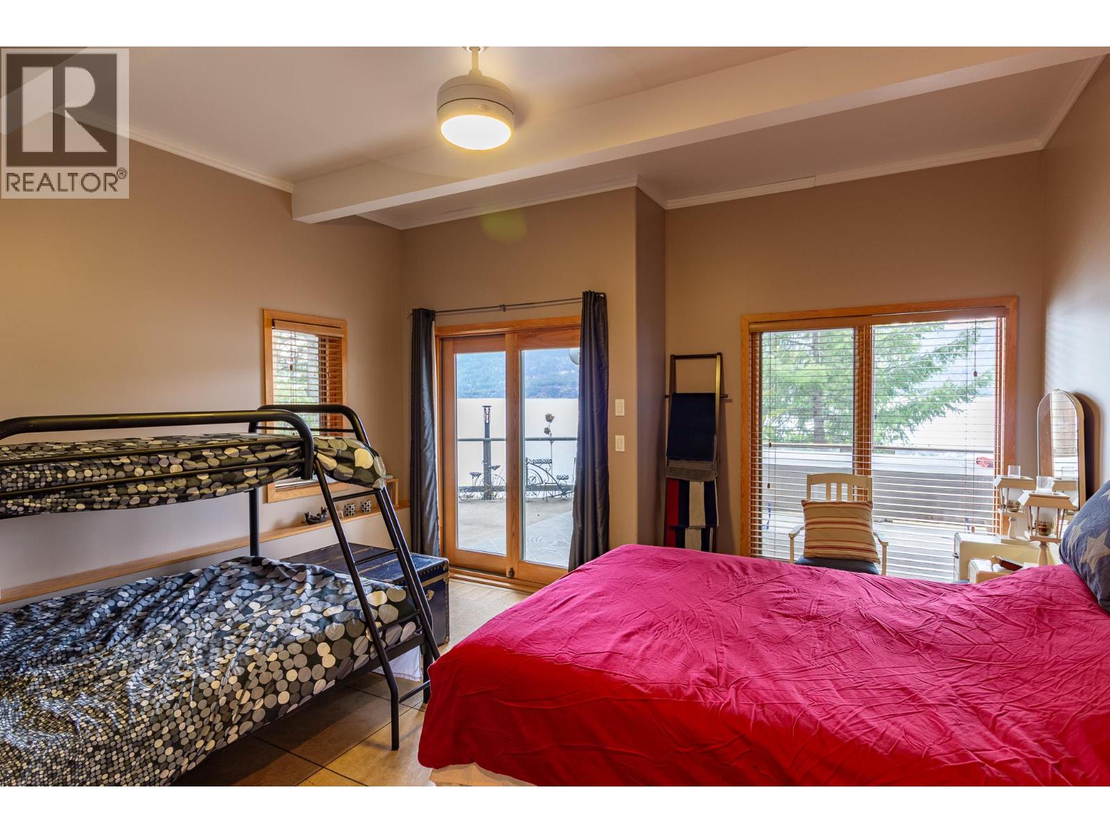 17222 Pilot Bay Road, Kootenay Bay