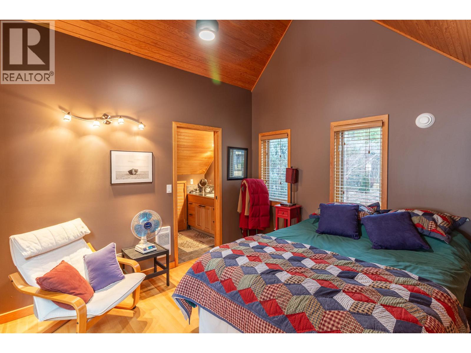 17222 Pilot Bay Road, Kootenay Bay