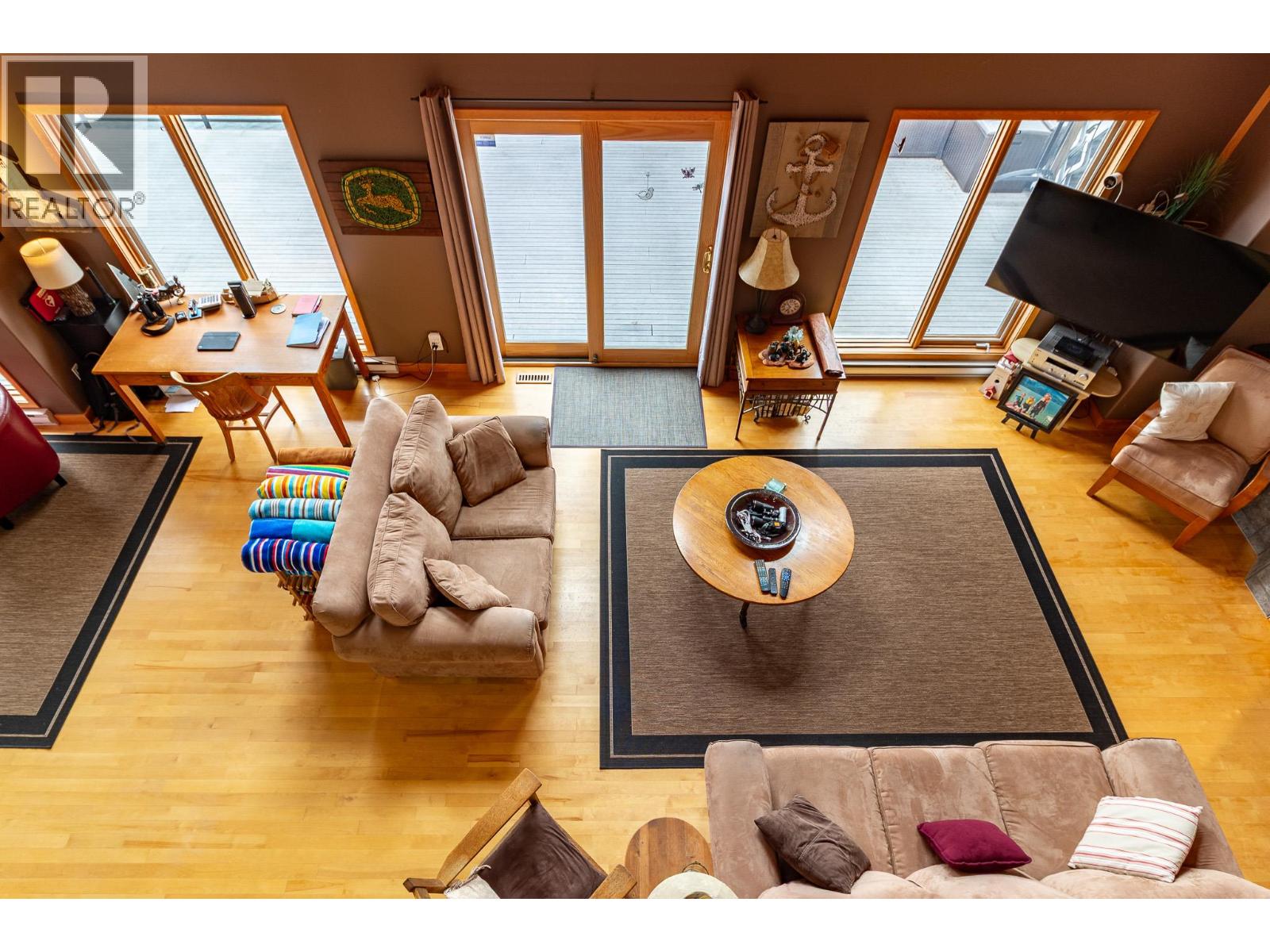 17222 Pilot Bay Road, Kootenay Bay