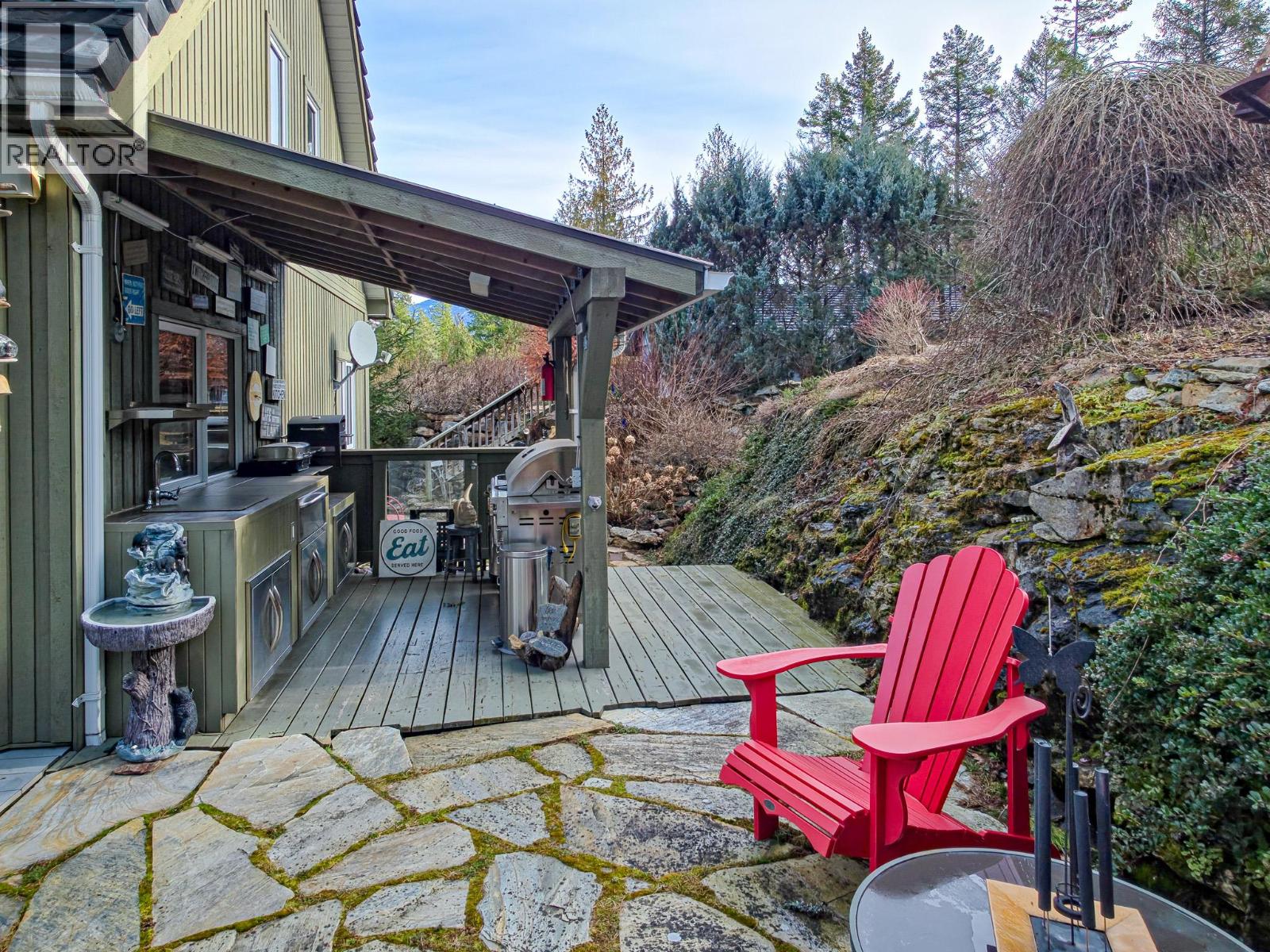 17222 Pilot Bay Road, Kootenay Bay