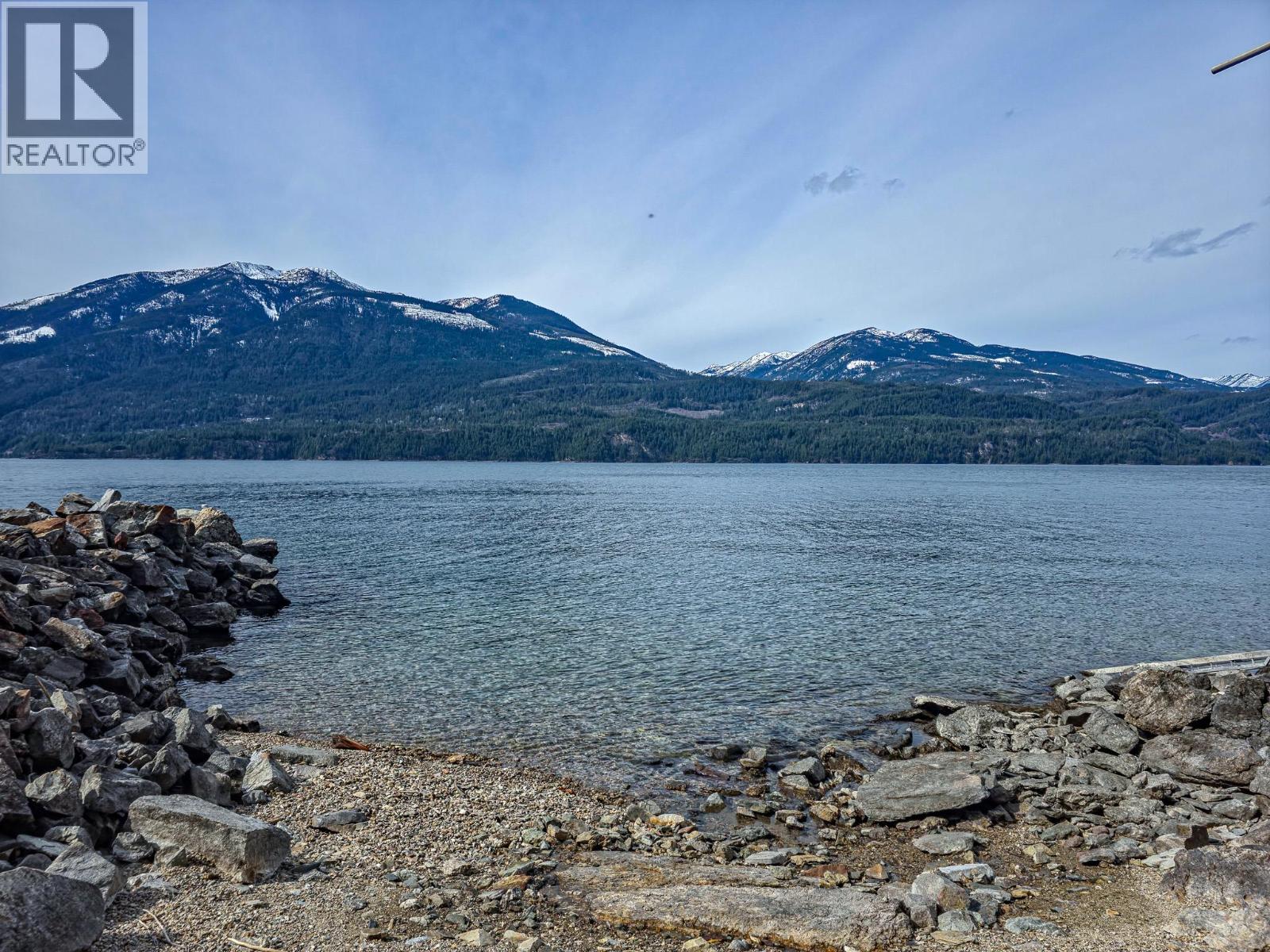 17222 Pilot Bay Road, Kootenay Bay
