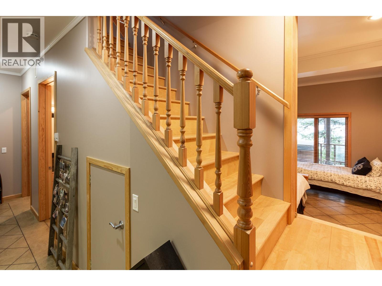 17222 Pilot Bay Road, Kootenay Bay