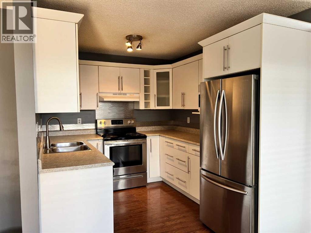 24 45 Crescent, Sylvan Lake