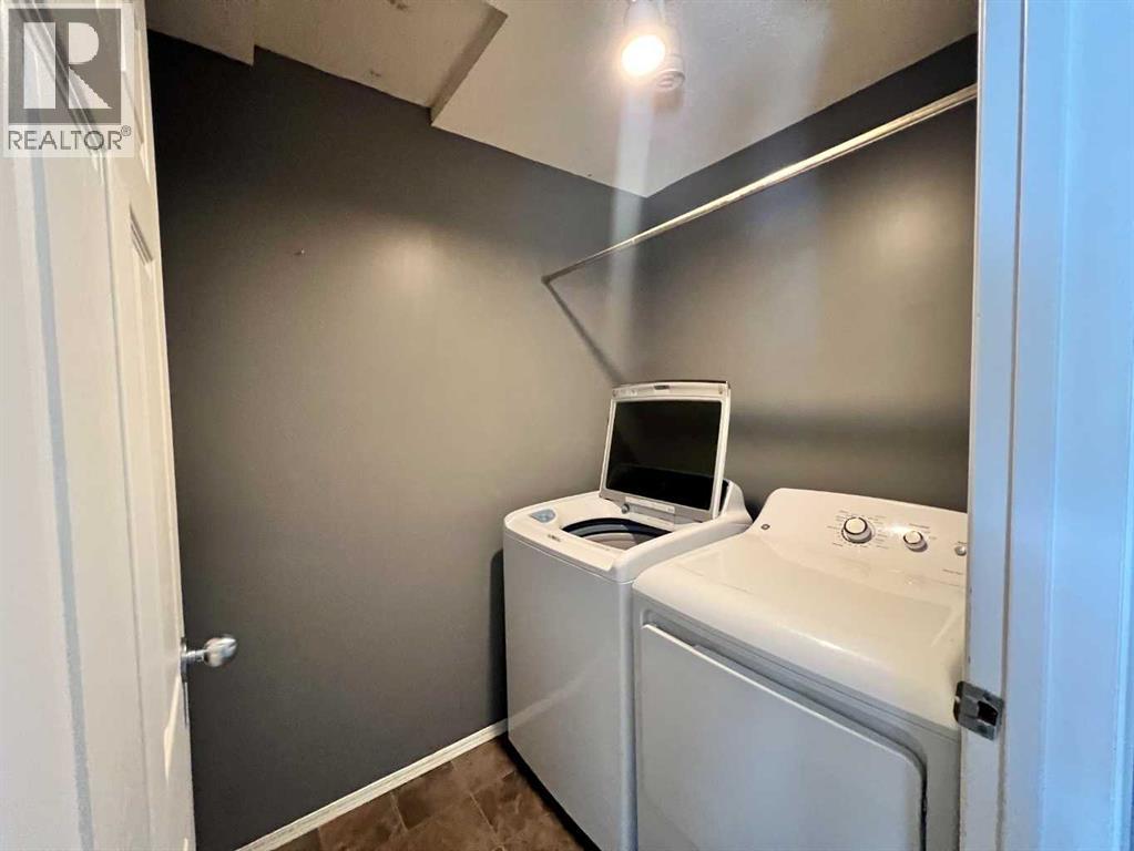 24 45 Crescent, Sylvan Lake