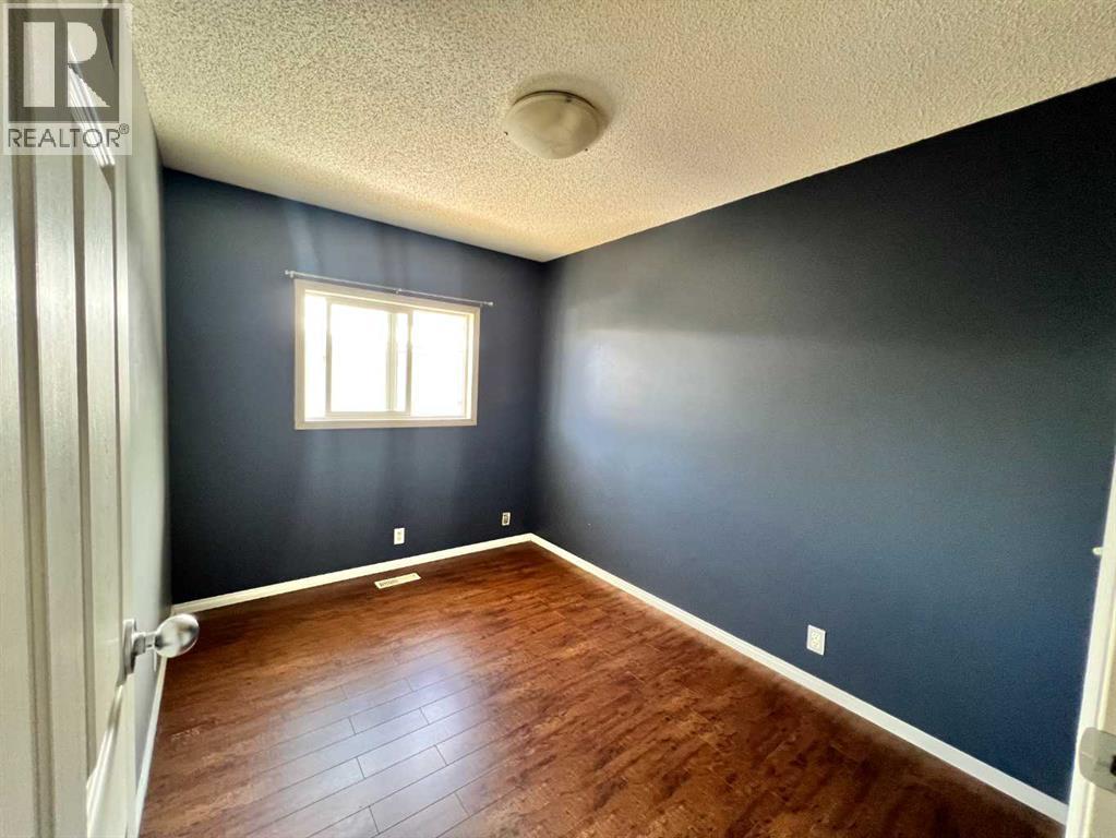 24 45 Crescent, Sylvan Lake