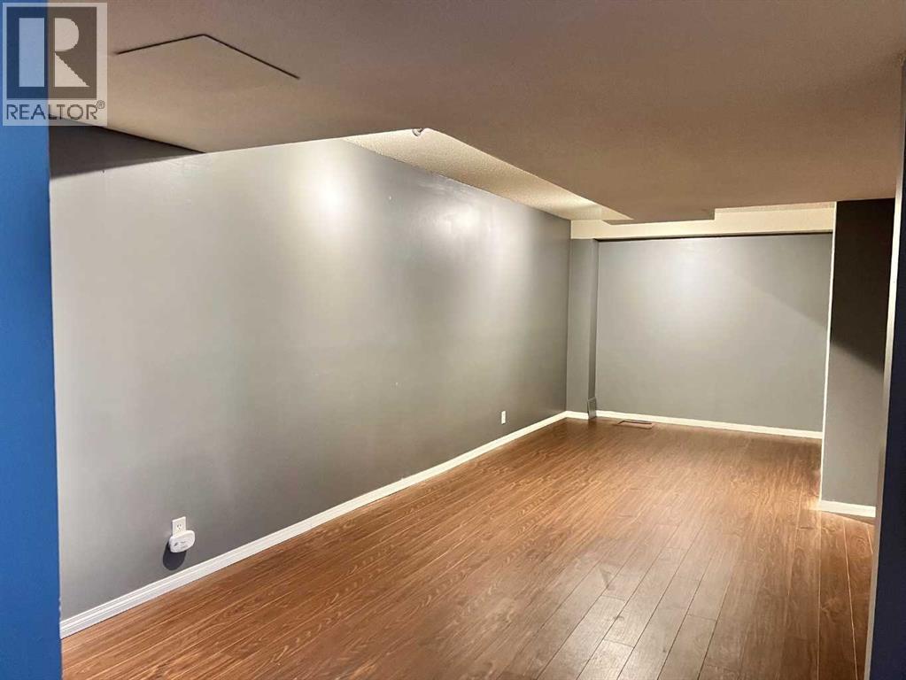 24 45 Crescent, Sylvan Lake