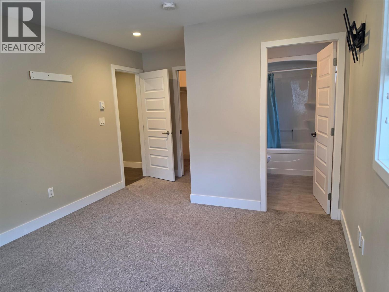 2410 PERRIER Lane Unit# B, Nelson