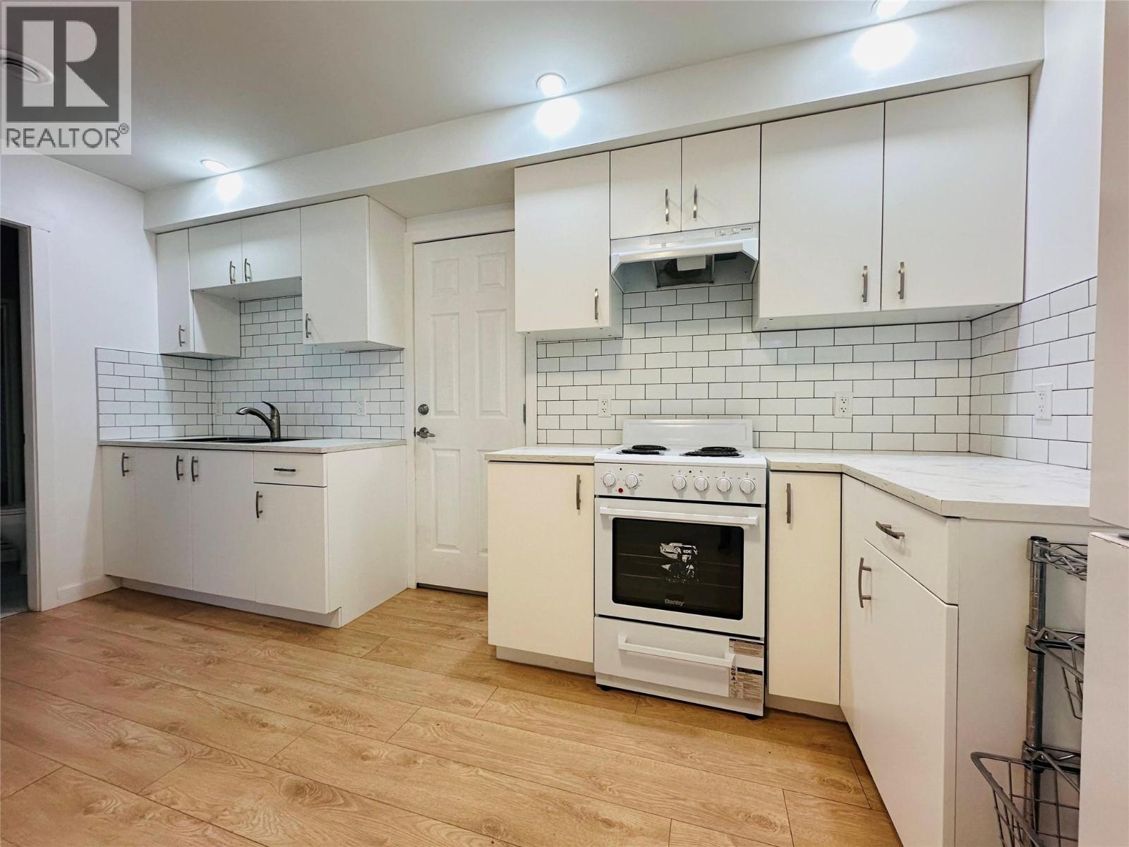 2410 PERRIER Lane Unit# B, Nelson