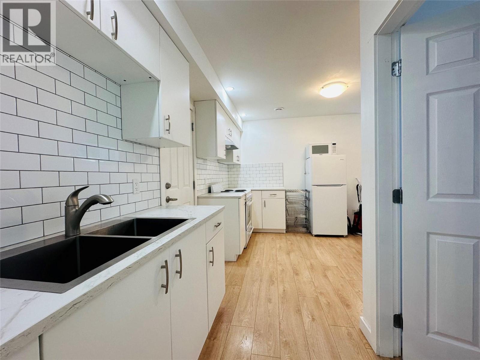 2410 PERRIER Lane Unit# B, Nelson