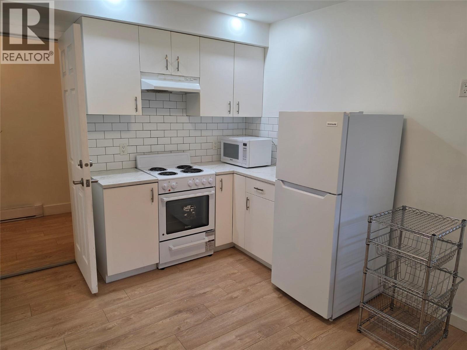 2410 PERRIER Lane Unit# B, Nelson