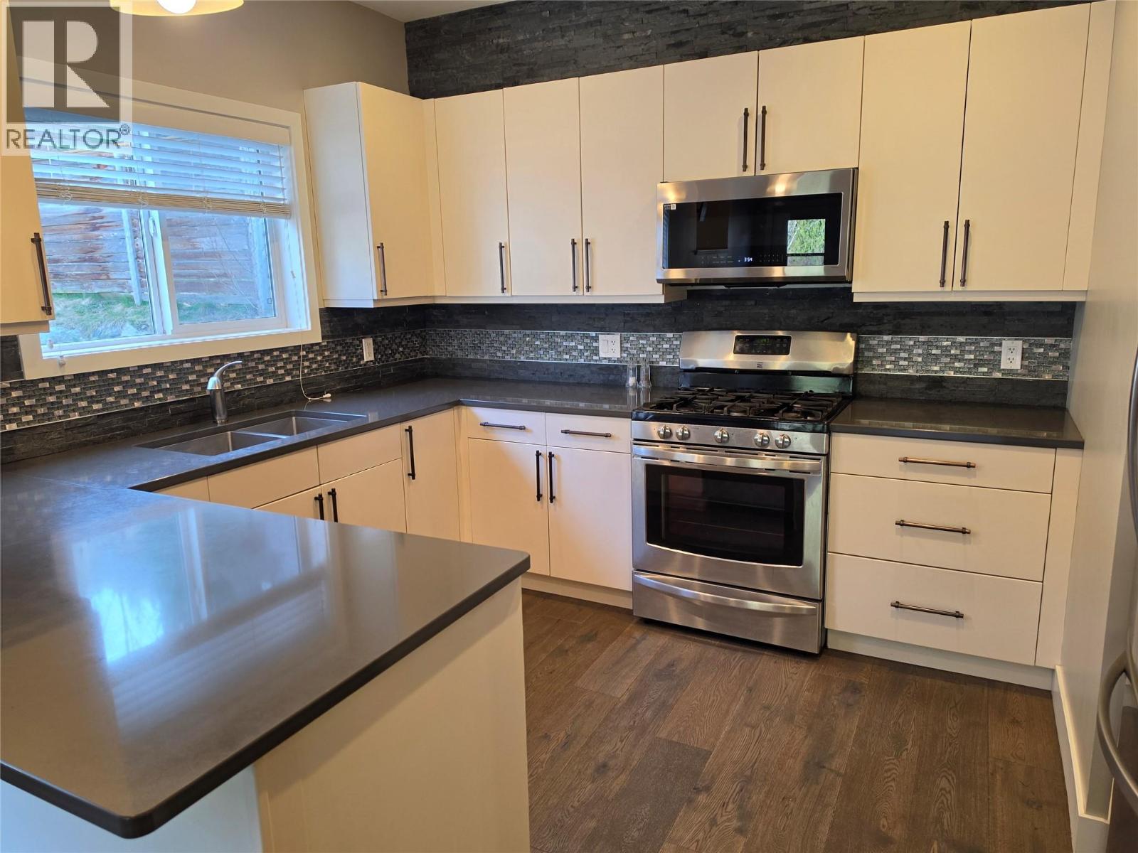 2410 PERRIER Lane Unit# B, Nelson