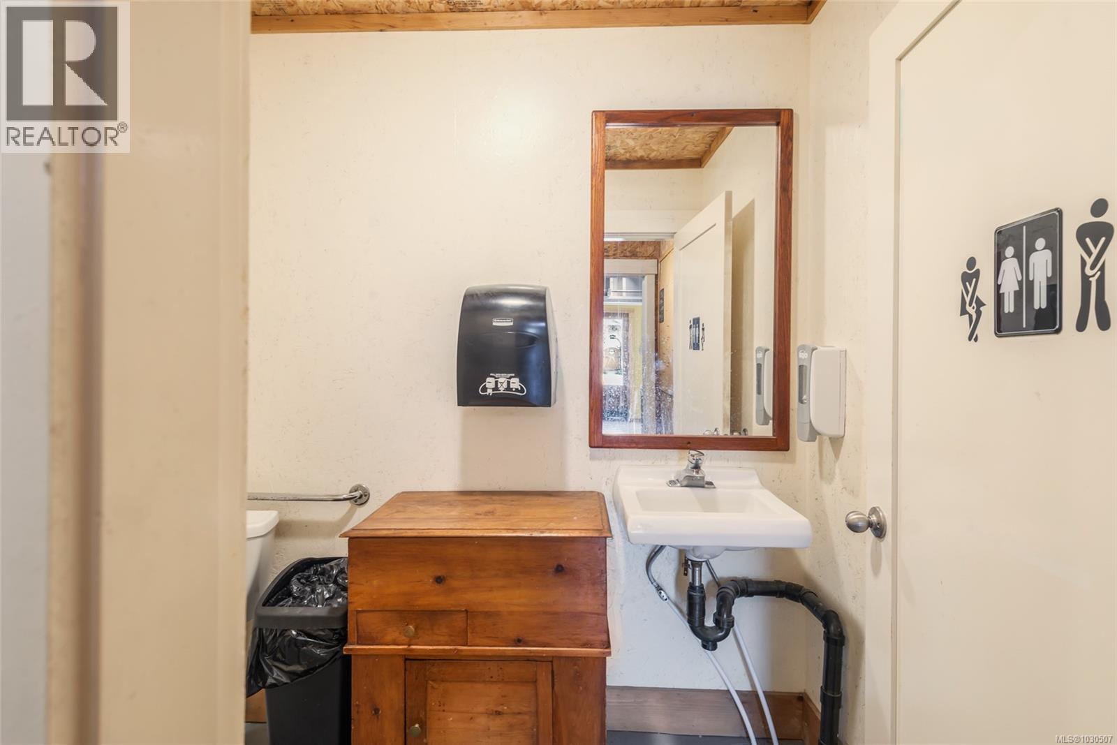 4102 Burde St, Port Alberni