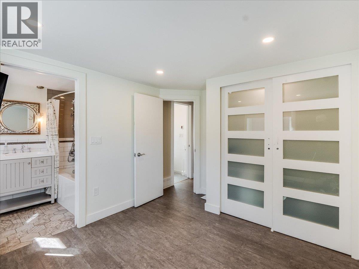 2243 First Avenue, Rossland